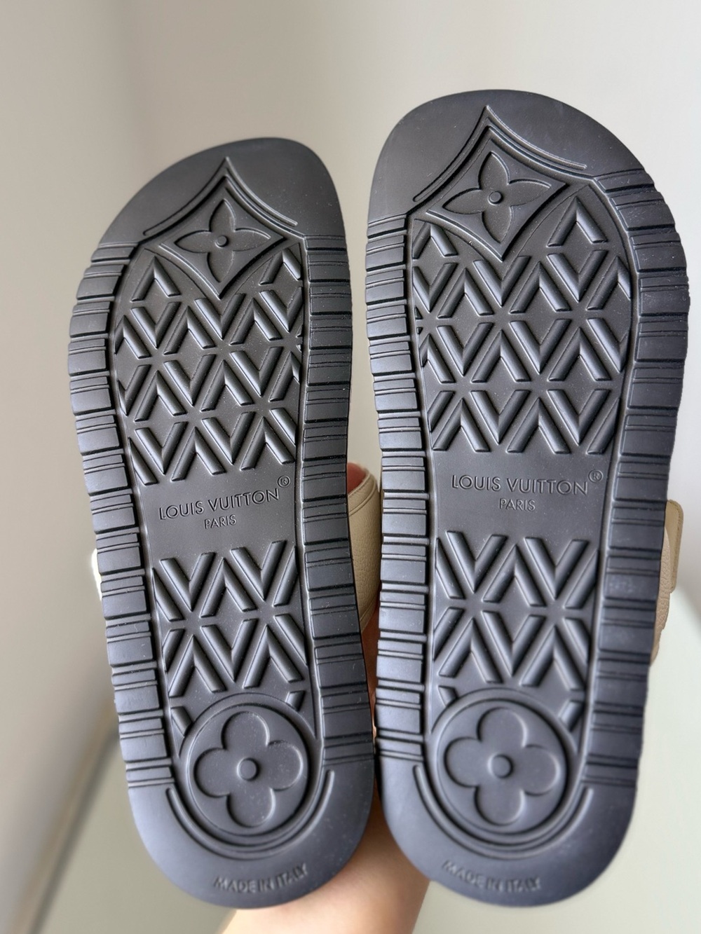 New Louis Vuitton LV Sunset Flat Comfort Sandal 37.5 - Picture 7 of 8